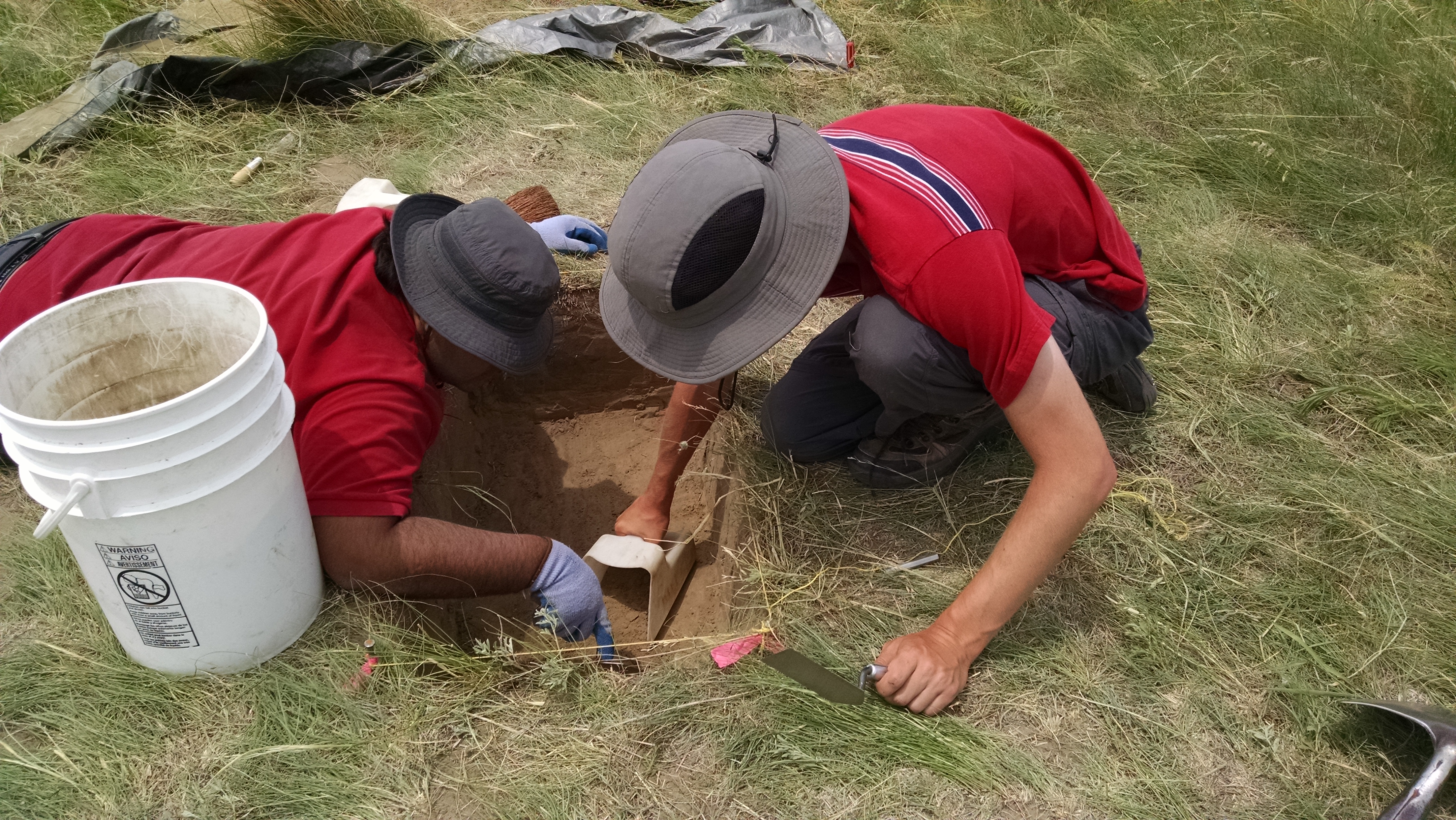 Students recognize, document, and map at archaeology field school